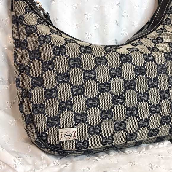 ⭐️ Rare Authentic Vintage Gucci Mini Croissant Shoulder Bag - Picture 3 of 14